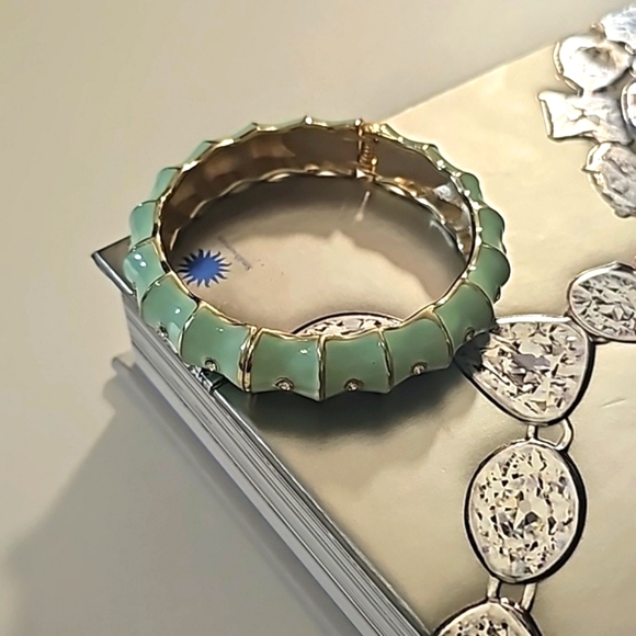 Vintage Gold Tone Enamel & Rhinestone Cuff Clamper Bracelet. - Picture 8 of 8